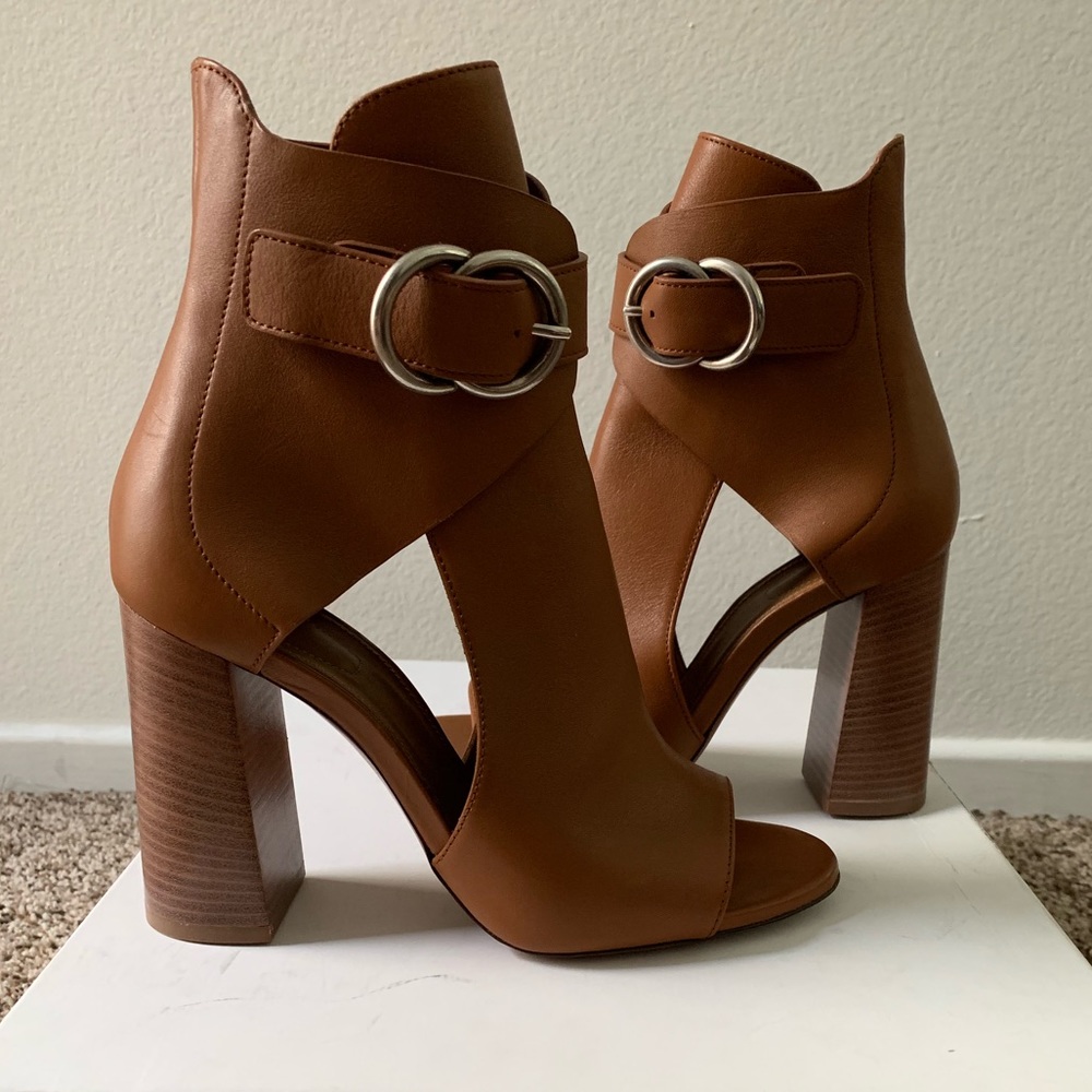 Chloe heels